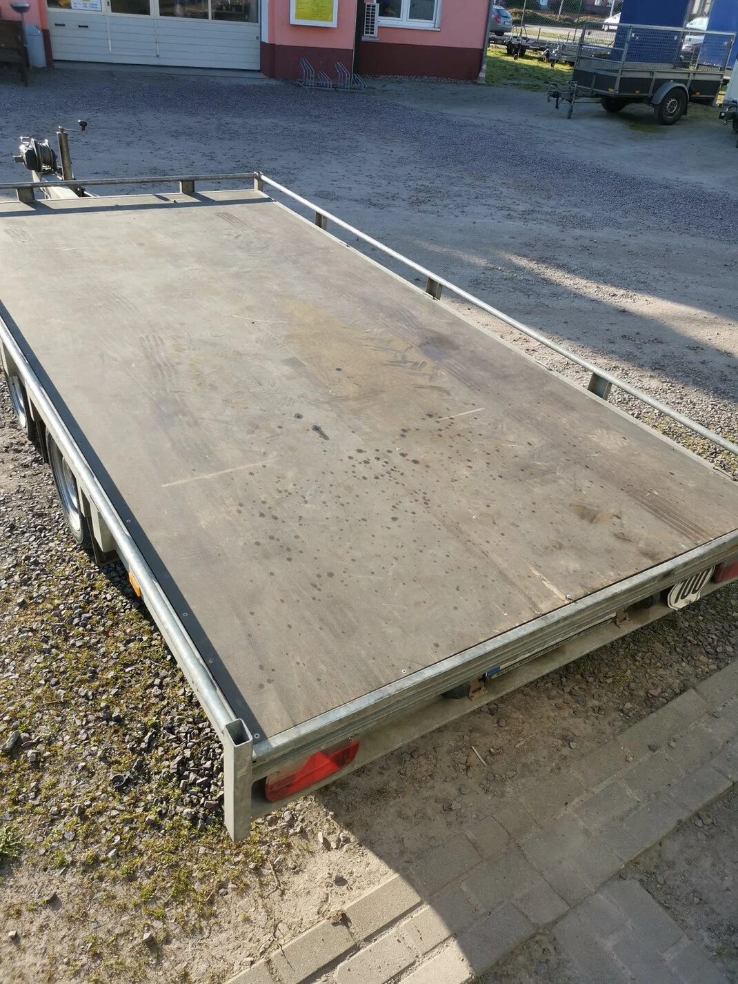 Auto- und Motorradtransportanhänger